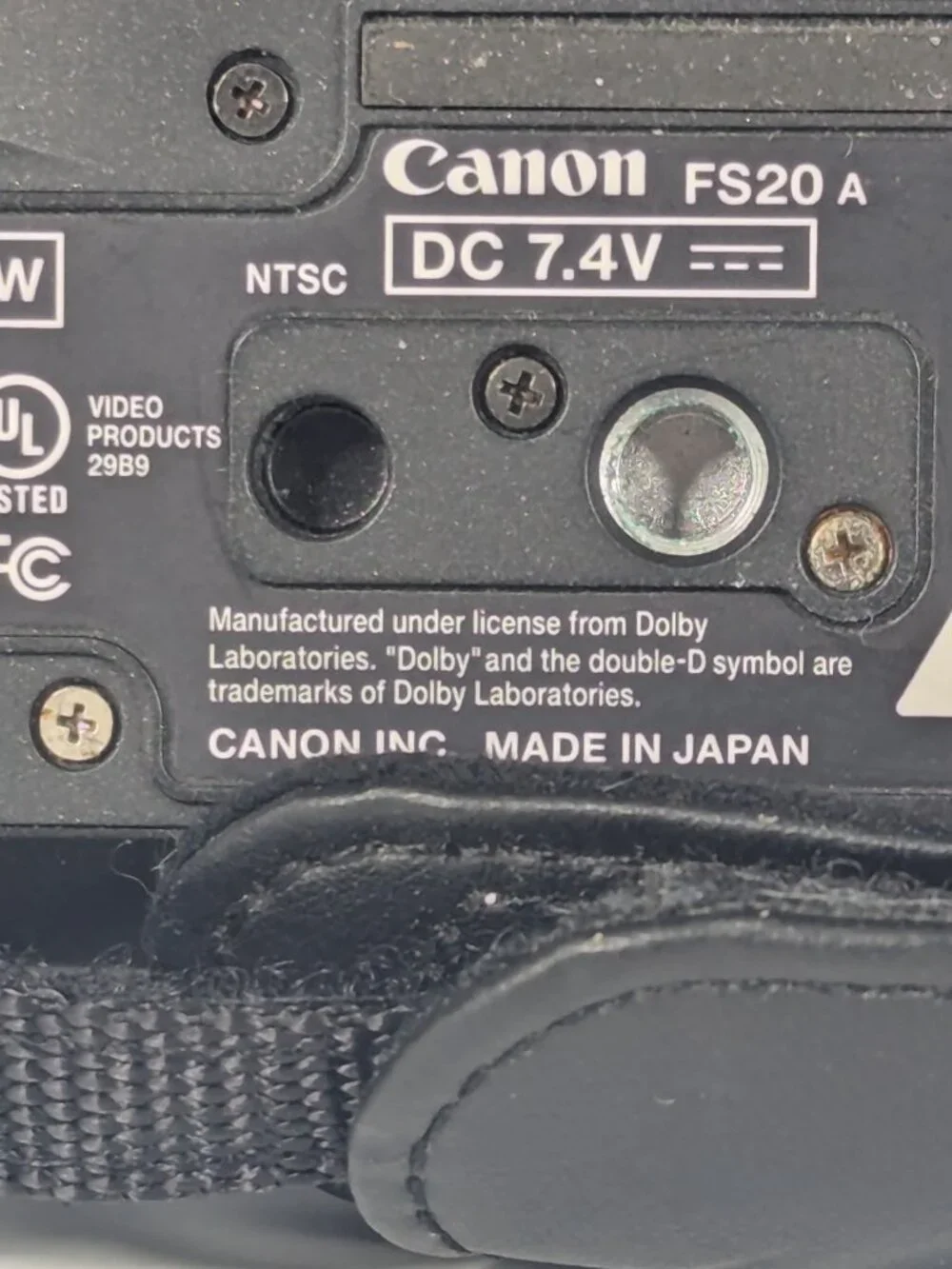 Canon FS200 Camcorder batty included: FOR PARTS NOT WORKING